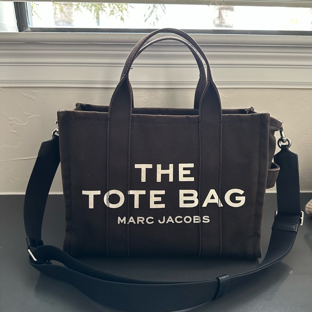 Marc Jacobs “The Canvas Medium Tote Bag” in Black